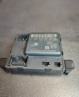 Mercedes-Benz Sprinter W901 W902 W903 W904 Door control unit/module A9068203926