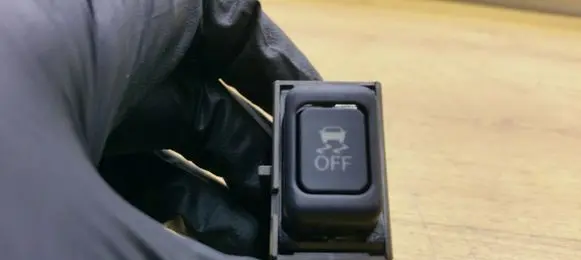 Traction control (ASR) switch