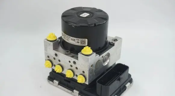 Nissan Navara D23 ABS Pump 476605JU0A