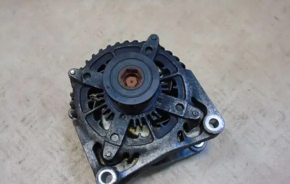 BMW 3 F30 F35 F31 Generator/alternator 7605478
