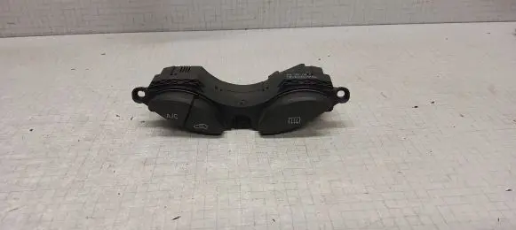 Ford Focus Windscreen/window heater switch 98AG19A945BG