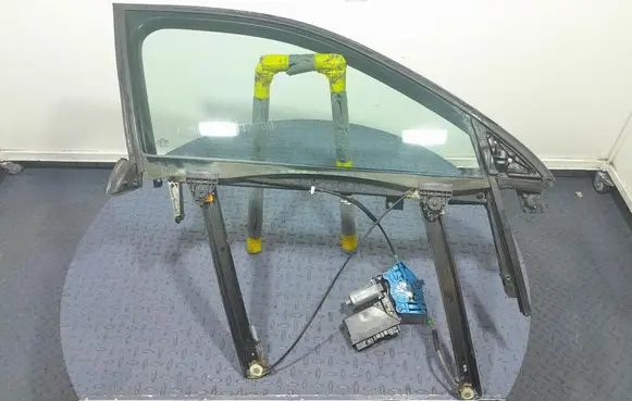 Audi A4 S4 B7 8E 8H Front door window regulator with motor 8E0837630