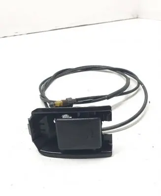 Suzuki Grand Vitara II Engine bonnet (hood) release handle