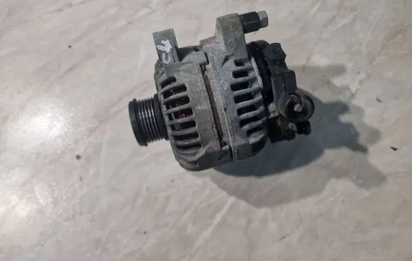 Citroen C4 I Generator/alternator 9646321880