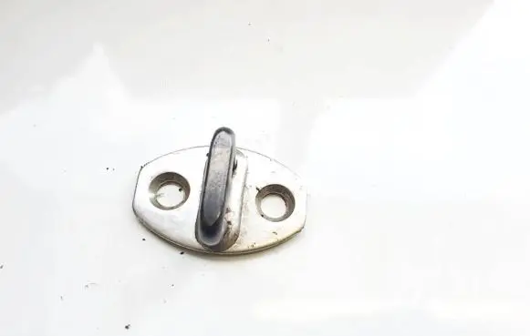 Volkswagen Tiguan Front door lock loop/hook striker 1k0837033