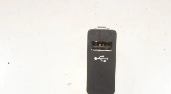 BMW X2 F39 USB socket connector 6820397