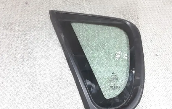Mitsubishi Colt Rear side window