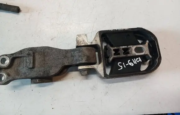Volvo V40 Engine mount bracket 31359655