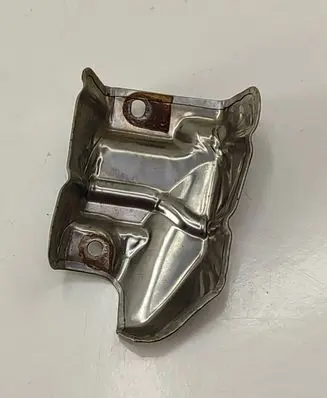 Volkswagen Golf VII Heat shield in engine bay 04L129969