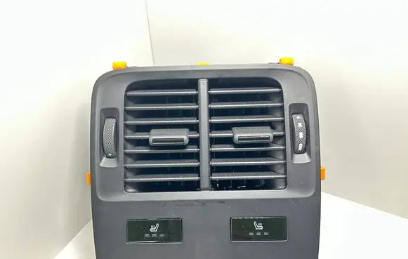 Rear air vent grill