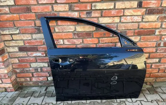 KIA Ceed Front door