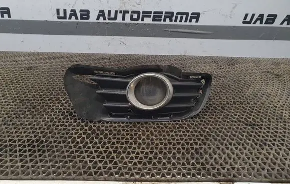 Mercedes-Benz C W204 Front fog light trim/grill A2048850223