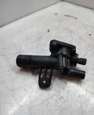 Nissan Qashqai Thermostat housing 
