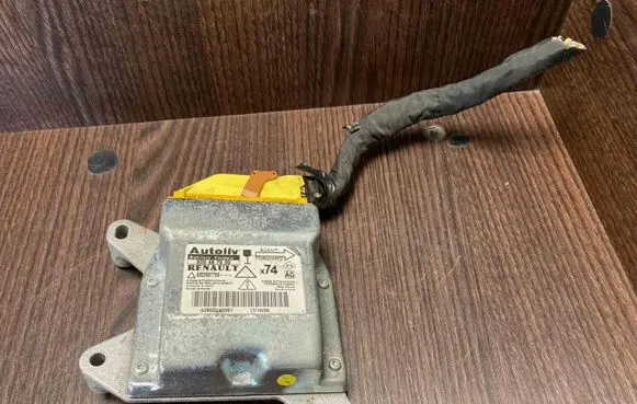 Renault Laguna II Airbag control unit/module 8200687756 605487500