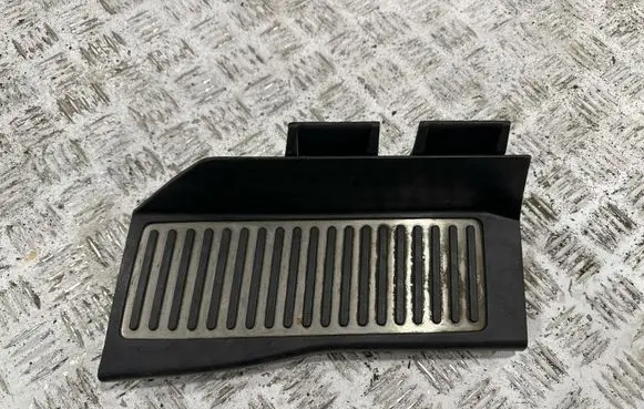 Chevrolet Corvette C8 Foot rest pad/dead pedal 84615374 TP0ADXX041