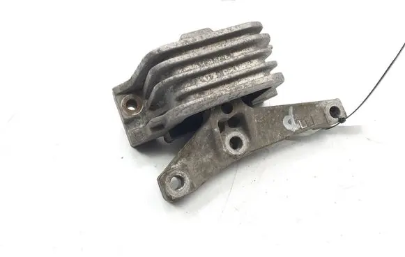 Peugeot 207 Engine mounting bracket 9646198980