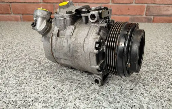 BMW 7 E38 Air conditioning (A/C) compressor (pump) 447220-8111 8386452 7SBU16C