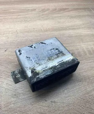 Volkswagen PASSAT B4 Other relay D130B56A