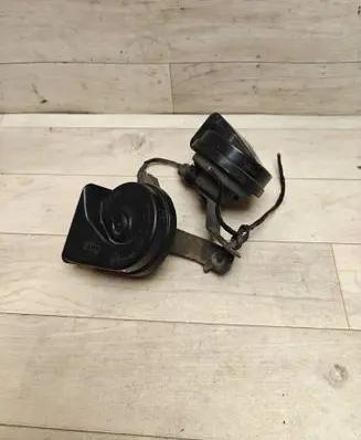 Volvo V70 Horn signal 08635071 0448G11