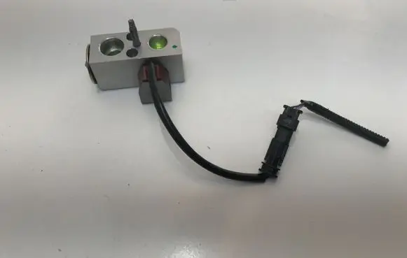 Volvo XC40 Air conditioning (A/C) expansion valve T34051B 8888948389