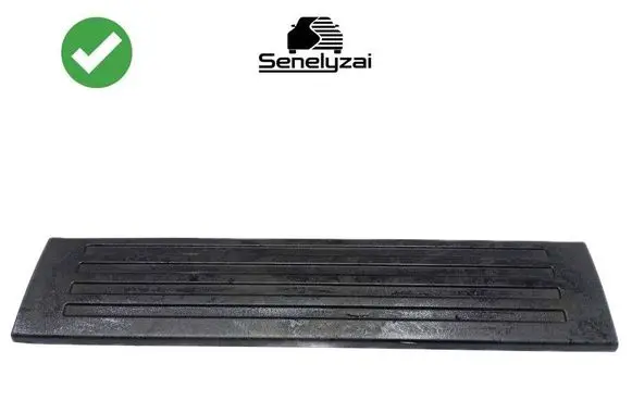 Mercedes-Benz R W251 Front sill trim cover A2516860036