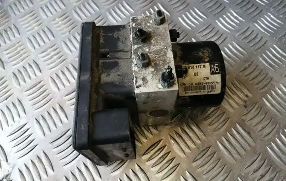 Volkswagen Golf IV ABS Pump 1C0907379L 1J0614117G