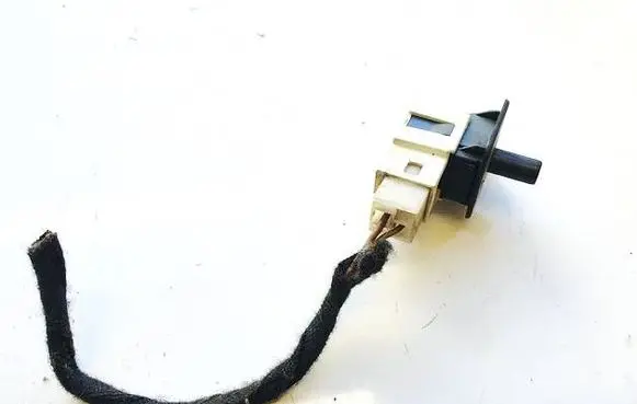 Mercedes-Benz E W211 Front door sensor coupe 2028209410 30011501