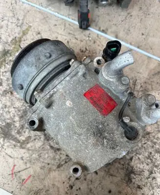 Mitsubishi Montero Air conditioning (A/C) compressor (pump) MR360532 3354551