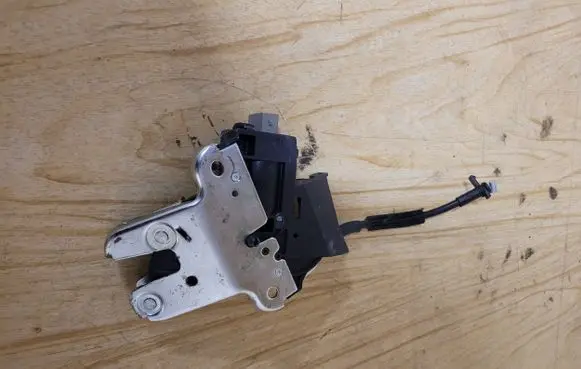 Audi A5 8T 8F Loading door lock 4F5827505D
