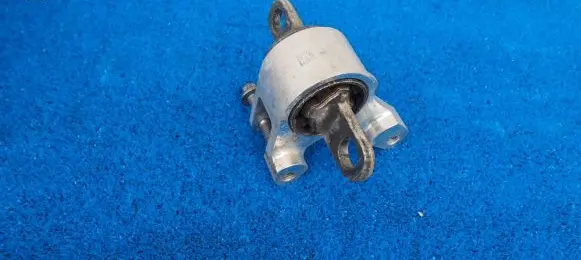 Tesla Model X Engine mount vacuum valve 1134682-00-C 113468200C
