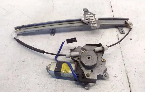 Nissan Navara D22 Front door window regulator with motor 807312S410 MMR52120