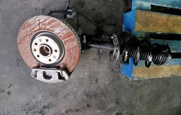 Peugeot 308 Front wheel hub spindle knuckle