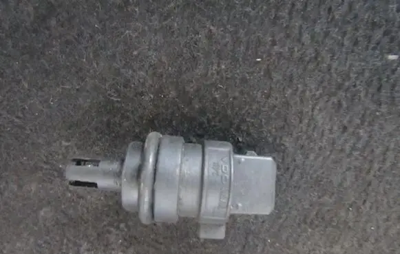 Skoda Octavia Mk1 (1U) Intake air temperature sensor 028906081
