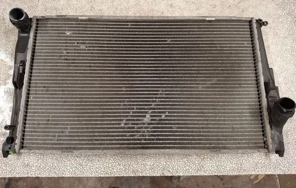 BMW 1 E81 E87 Coolant radiator 780153703 E5842V 5433242
