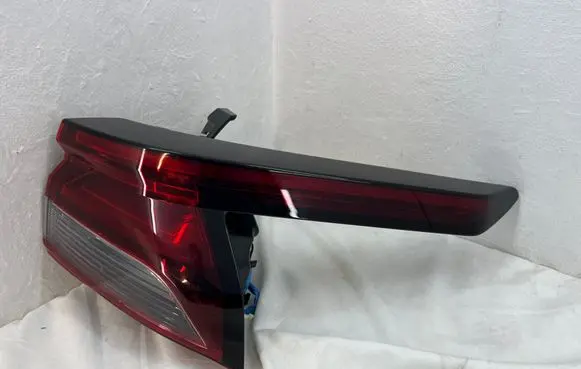 Nissan Qashqai J12 Rear/tail lights 2208D02F