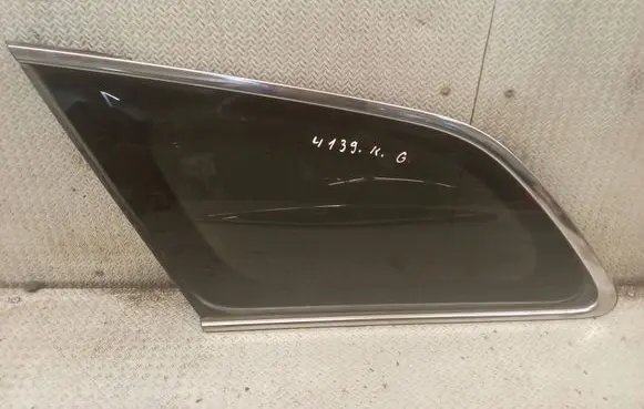 Toyota Avensis T270 Rear side window