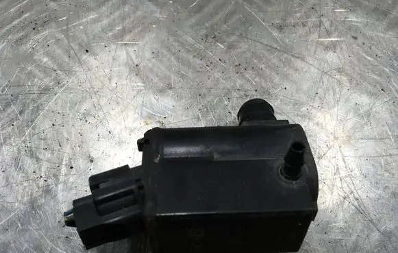 Hyundai i40 Windscreen/windshield washer pump 985101W000