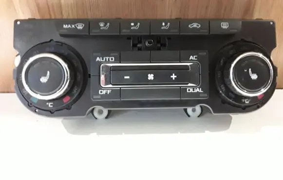 Skoda Octavia Mk2 (1Z) Climate control unit 3T0907044AC
