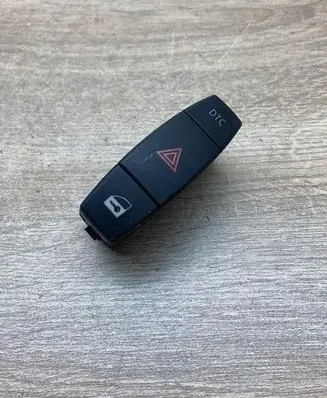 BMW 1 E82 E88 Hazard light switch 6945603 549529100