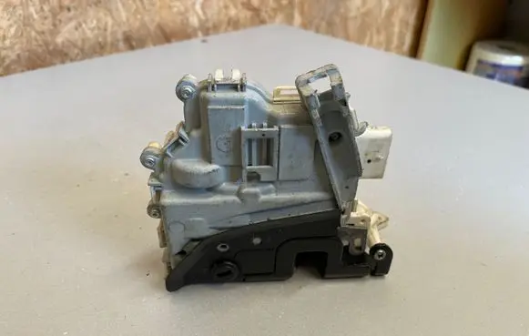 Audi A5 8T 8F Rear door lock 8K0839015C