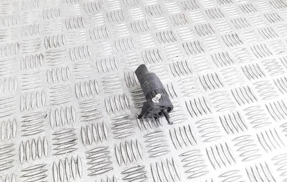 Volkswagen Golf VI Windshield washer spray nozzle 1K6955651
