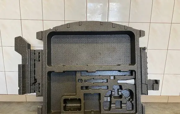 Trunk/boot floor carpet liner