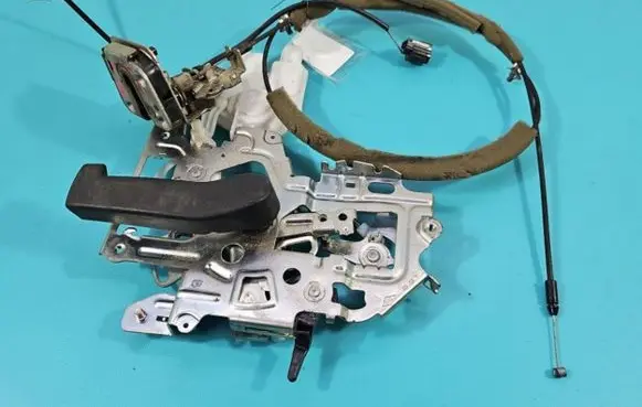 Renault Master III Rear door lock IMPRK1437082