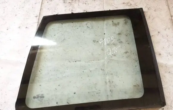 Ford Maverick Rear side window as2