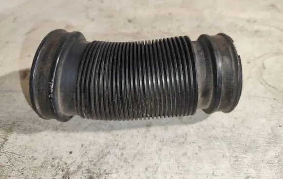 Air intake hose/pipe