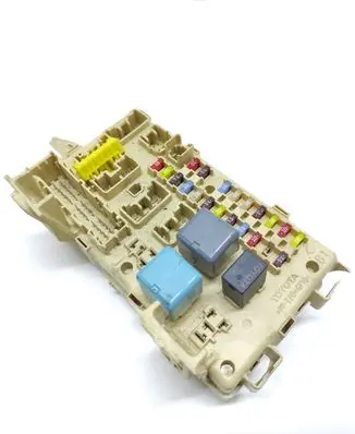 Toyota Avensis T250 Fuse module PPT20GF10