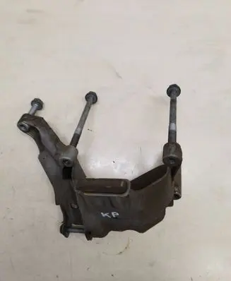 Audi A8 S8 D4 4H Engine mounting bracket 4H0399059E