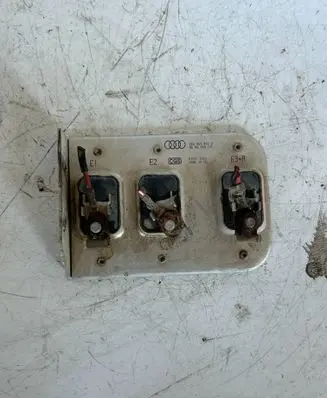 Audi A6 S6 C5 4B Coolant fan relay 8d0959493a