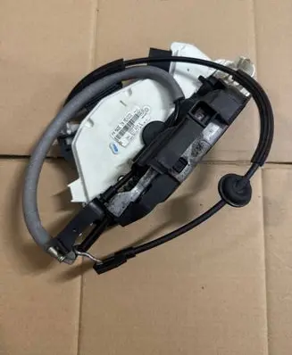 Volkswagen Amarok Front door lock 2H1837015E