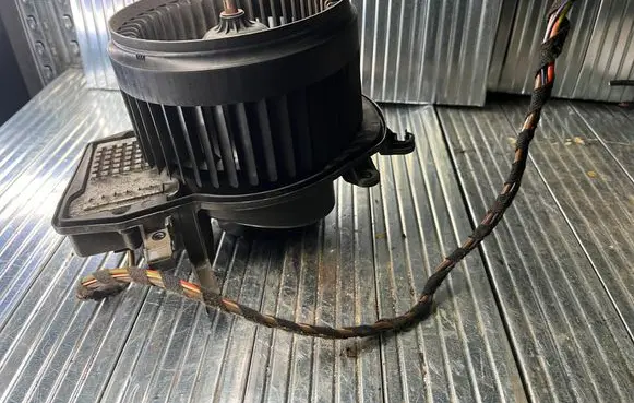 Mercedes-Benz C W203 Heater fan/blower 9400784